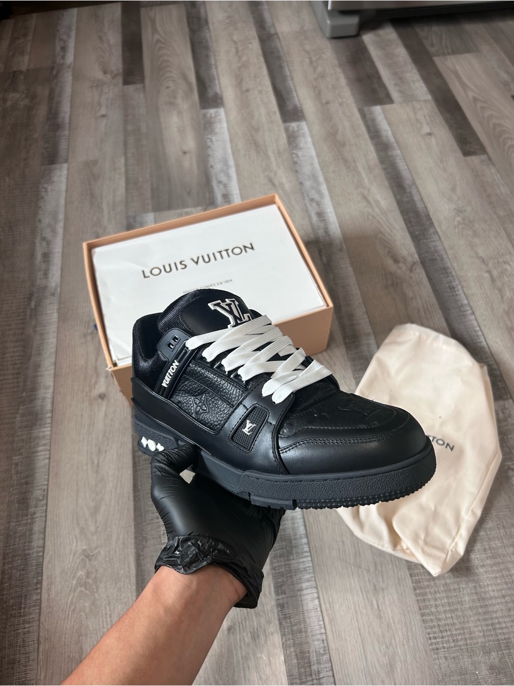 Louis Vuitton Black & White Men’s Low-Top Leather Sneaker